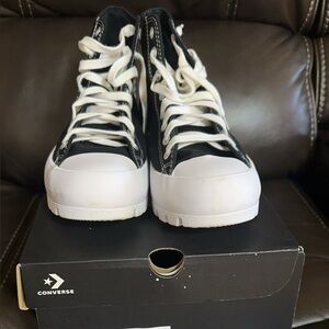 Converse Women's Black and White Lace Up Boots